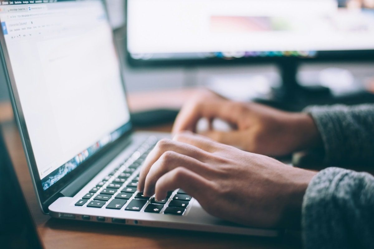 Website performance metrics and SEO analysis for financial advisor lead generation